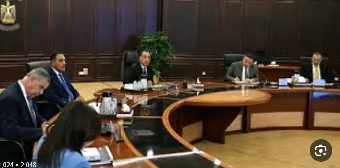 اجتماع مجلس المحافظين مع رئيس الوزراء.