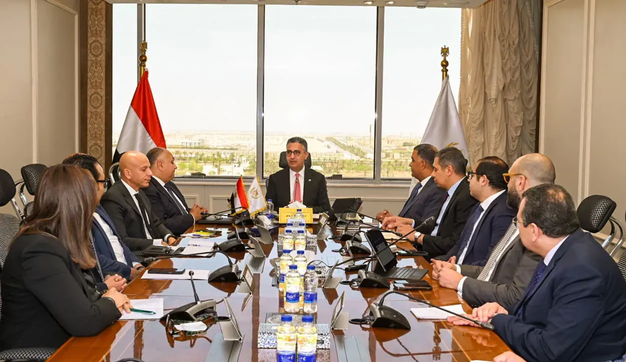 اجتماع وزير التموين
