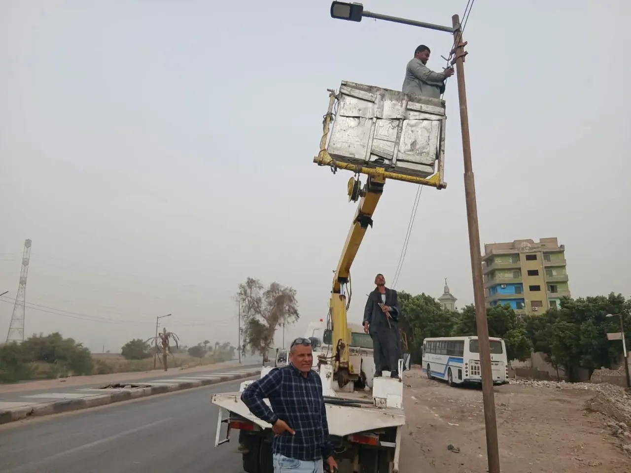 الانارة في منقباد.