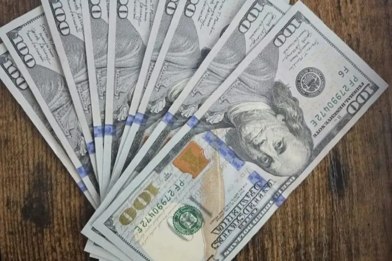 تباين سعر الدولار اليوم الأربعاء 19 أغسطس 2026 بمنتصف التعاملات.. الأخضر بكام