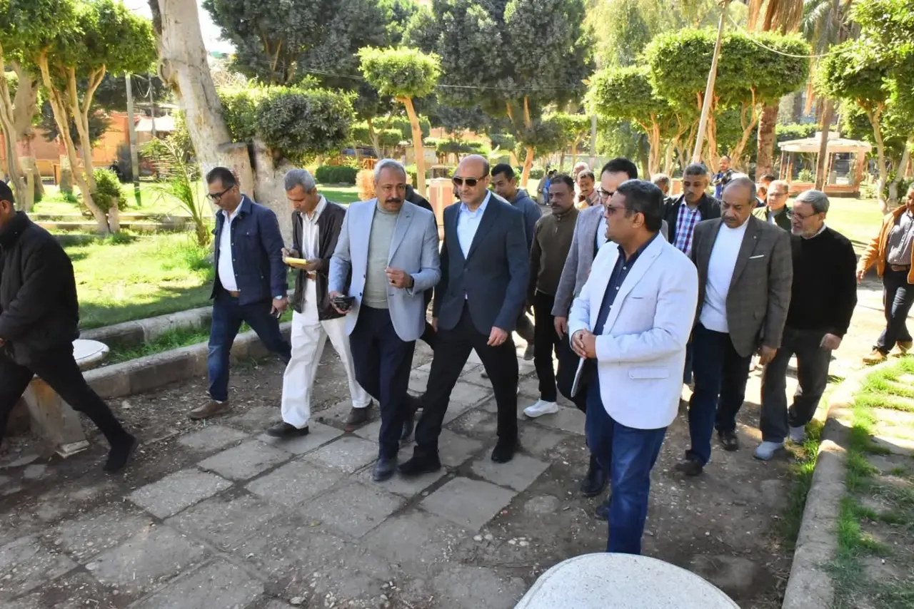 المحافظ في حديقة ناصر