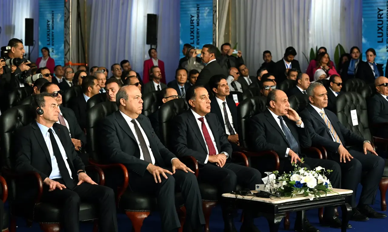 رئيس الوزراء ووزير الطيران المدني
