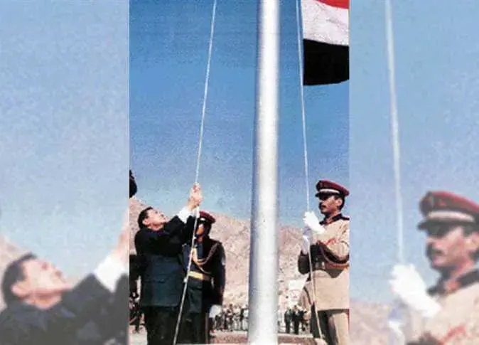 رفع العلم علي ارض سيناء