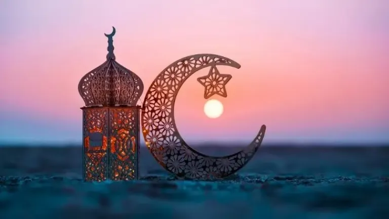 رمضان والهلال.