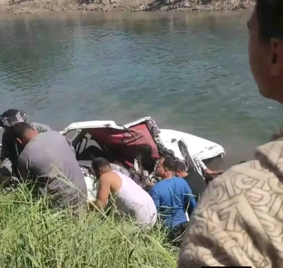 سقوط سيارة في الترغة