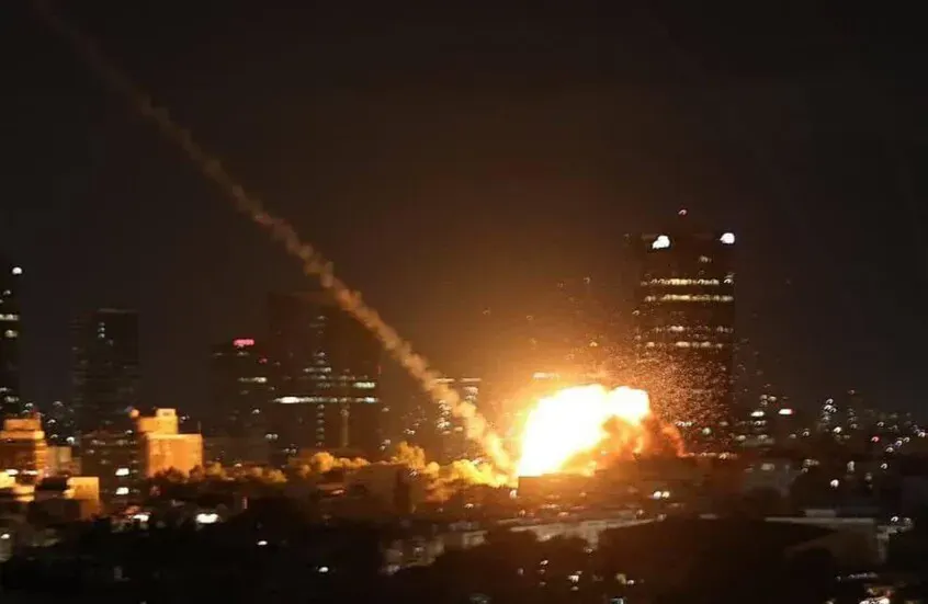 صواريخ ايرن في عمق  تل ابيب