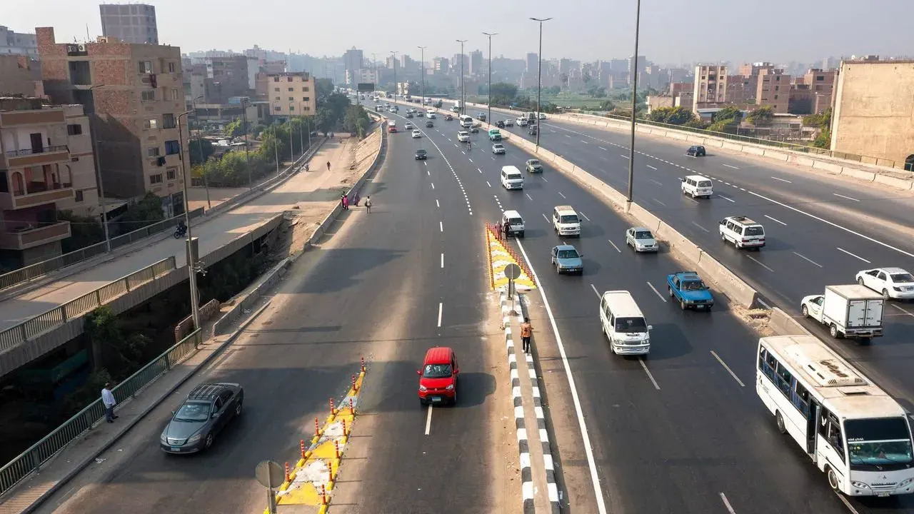 ماذا يحدث في طريق قفط القصير؟.. «الطرق والكباري» تكشف حقيقة حالته
