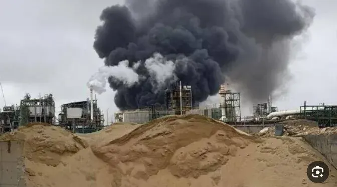 قصف لمصنع كيماويات في اسرائيل