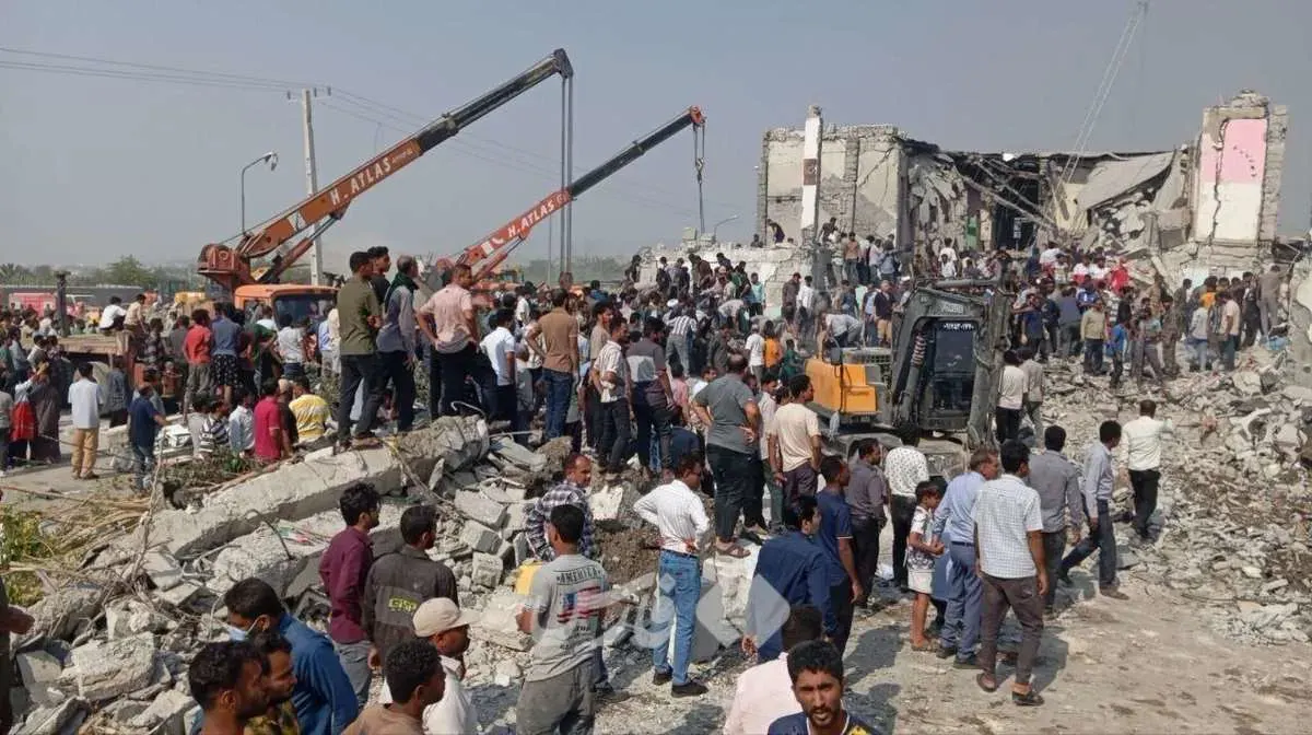 قصف مدرسة في ايران