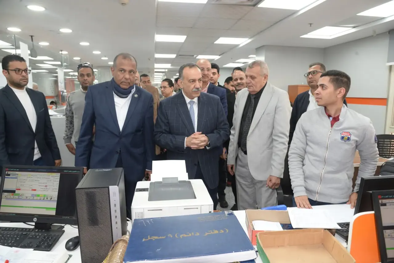 محافظ اسبوط يتفقد الخدمات الحكومبة