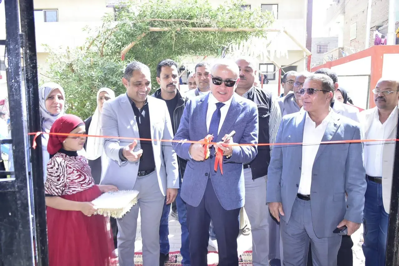 محافظ الاقصر ورئبس مدينة ارمنت