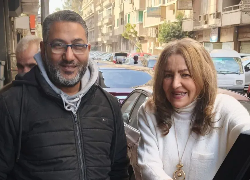 الفنانة مع مجرر الصباح