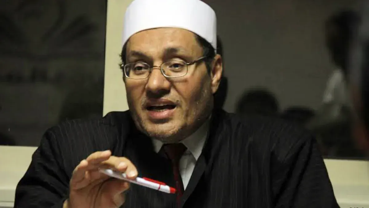 د - مصطفي راشد.