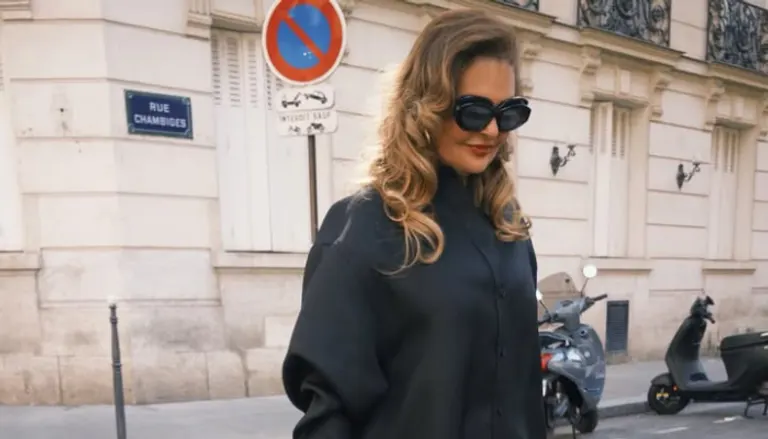 الفنانة يسرا