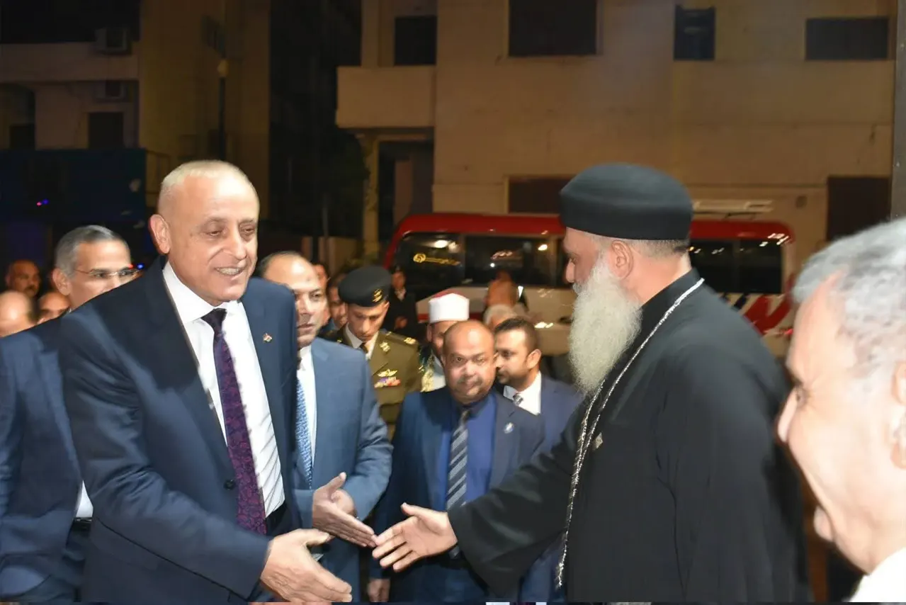محافظ الاقصر بهنيء الاقباط