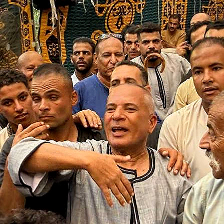 بالجلابية البلدي والعصاية.. أحمد موسى يرقص وسط أهالي قريته احتفالًا بعودته  بعد الوعكة الصحية #خلف_الحدث