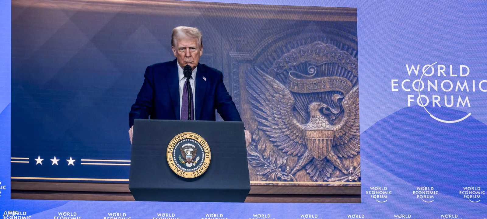 ترامب يكرر رغبته في ضم كندا ويلوح بوقف الاستيراد منها