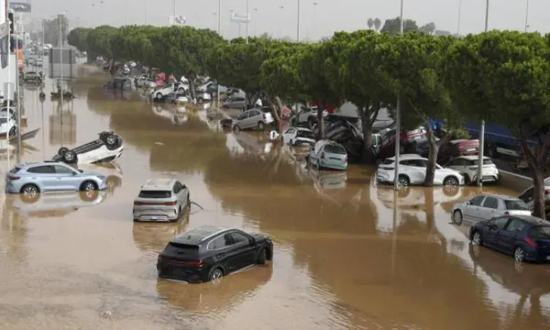 رئيس وزراء إسبانيا ارتفاع ضحايا الفيضانات في إسبانيا لـ211 قتيلا