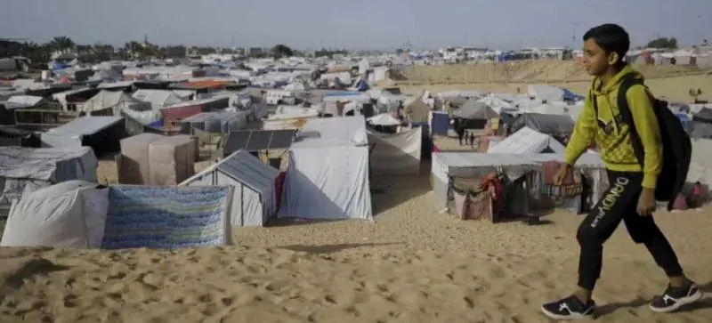 حسين فهمي.. لم يكن بالإمكان إقامة مهرجان القاهرة العام الماضي في ظل معاناة الفلسطينيين