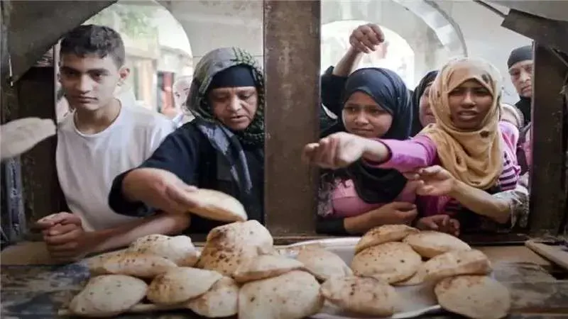 مفاجأة مدوية بشأن مصير سعر رغيف الخبز بعد التحول لتطبيق نظام الدعم النقدي.. تفاصيل