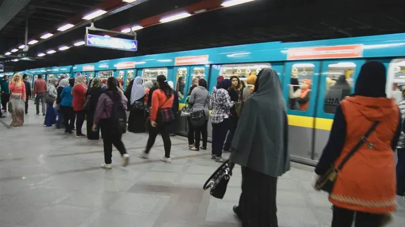 مفاجأة مترو الأنفاق لسكان القاهرة الجديدة وأكتوبر والهرم محطات مترو جديدة قريبه من هذه المناطق وقرار صارم من المترو للركاب