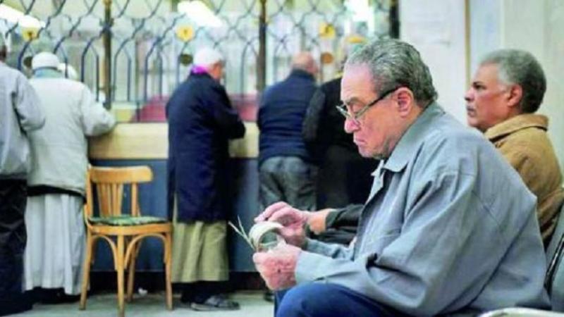 ”موعد قبض معاشات البريد والبنوك باليوم والساعة” وزيادة جديدة لهؤلاء ومفاجأة البنك الاهلي قبل الصرف