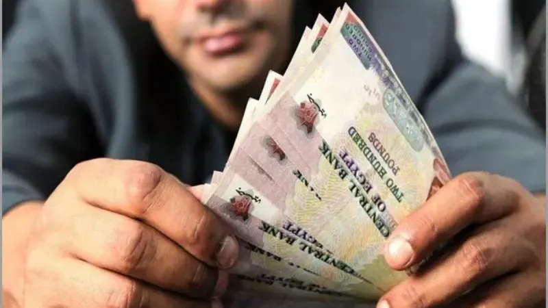 ”اقل مرتب 6000” توجيهات جديدة بشأن مرتبات المعلمين.. وزير التعليم بيفرح المدرسين