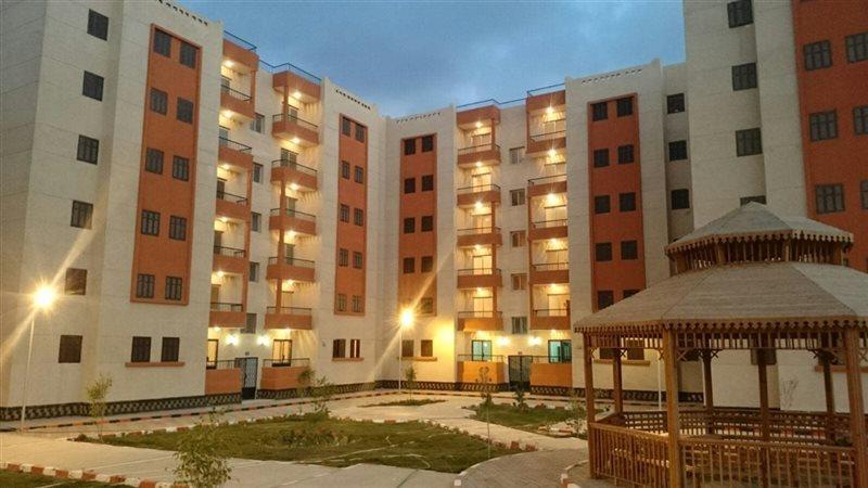 ”اعتبارًا من الغد” بدء تلقي طلبات زيادة مسطح المباني بدور السطح في المدن الجديدة: شروط وضوابط جديدة للموافقة