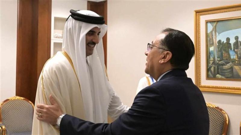 أمير دولة قطر يستقبل رئيس الوزراء المصري
