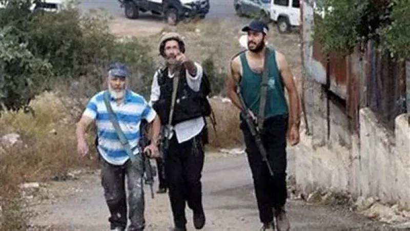 مستوطنون يعتدون على عدد من الفلسطينيين في الضفة الغربية