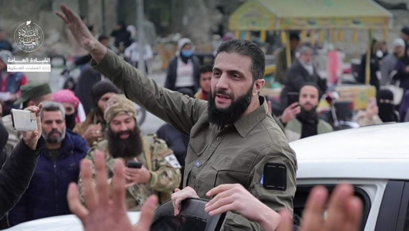 الجولاني  يصل دمشق بعد إسقاط الأسد: رسائل وتطورات جديدة