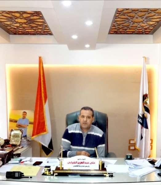 رئيس مدينة الأقصر يناقش استعدادات احتفالية العيد القومي للمحافظة