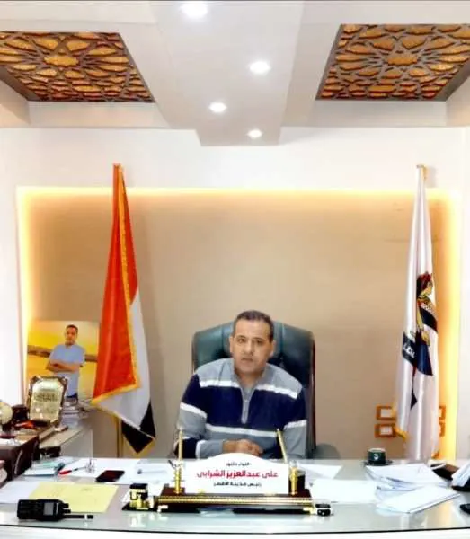 رئيس مدينة الأقصر يناقش استعدادات احتفالية العيد القومي للمحافظة