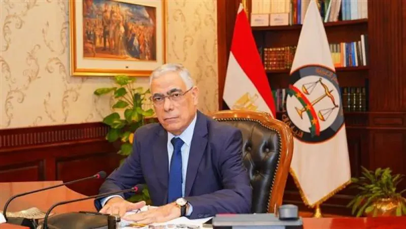 عاجل- النيابة العامة تُجري تفتيشًا لقسم شرطة حلوان (1) عاجل- النيابة العامة تُجري تفتيشًا لقسم شرطة حلوان (1)