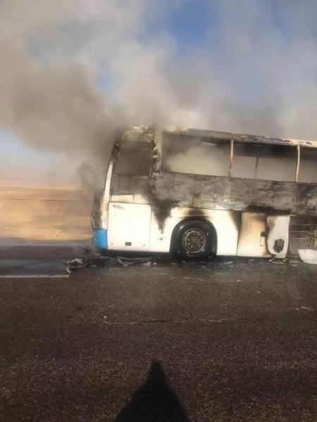 ساحة الشيخ الطيب تسقبل الناجين من أتوبيس المشتعل بالطريق السريع بمدينة الأقصر الصحراوي