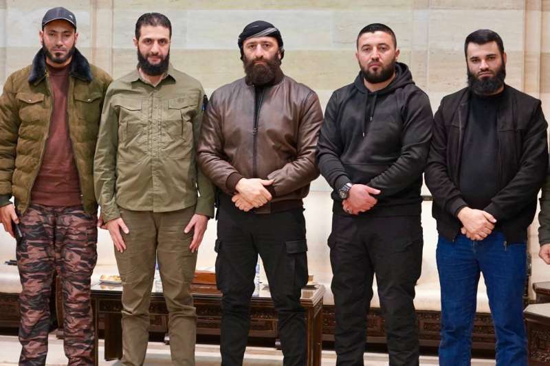 أجتماع بين الجولاني وقائد قوات السنة لبحث التنسيق الأمني