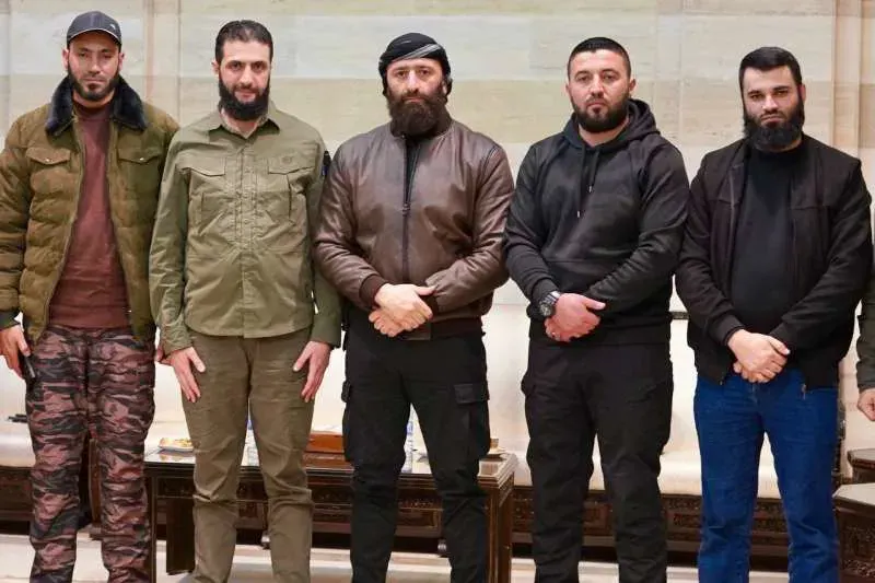 أجتماع بين الجولاني وقائد قوات السنة لبحث التنسيق الأمني