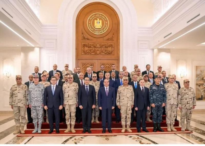 في لقاء الرئيس بالقوات المسلحة :مخاطر متصاعدة تهدد استقرار المنطقة ومصر مستعدة لمواجهة أي تهديدات