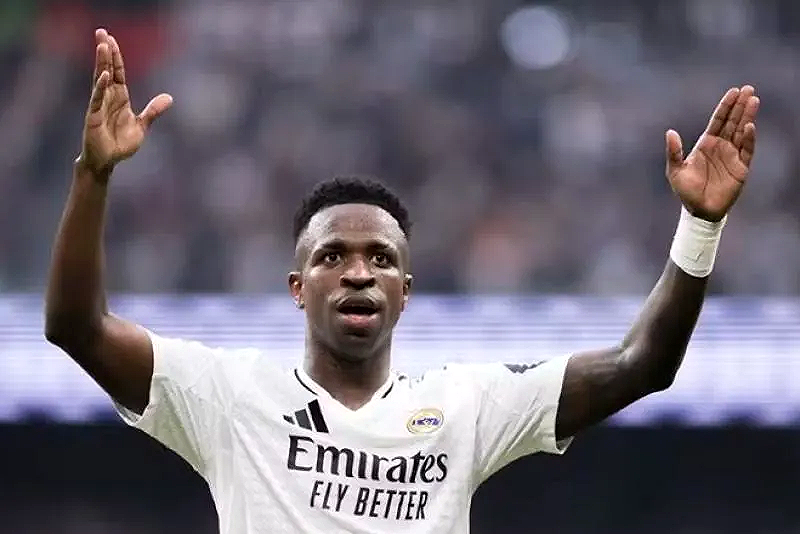 تسريب يكشف عن هوية افضل لاعب في العالم لعام 2024 (1) تسريب يكشف عن هوية افضل لاعب في العالم لعام 2024 (1)