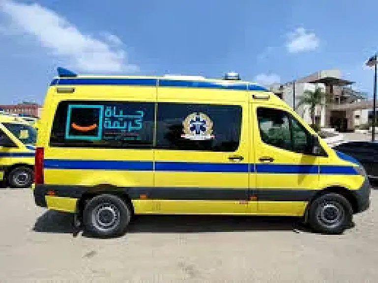 مصرع شخصين وإصابة 4 أخرين في حادث تصادم مروع بطريق الواحات