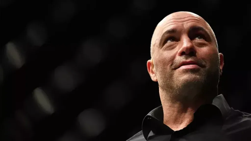 الإعلامي جو روجان يكشف يفجر مفاجأة بشأن توقعات خبير حرائق حذر من احداث لوس أنجلوس