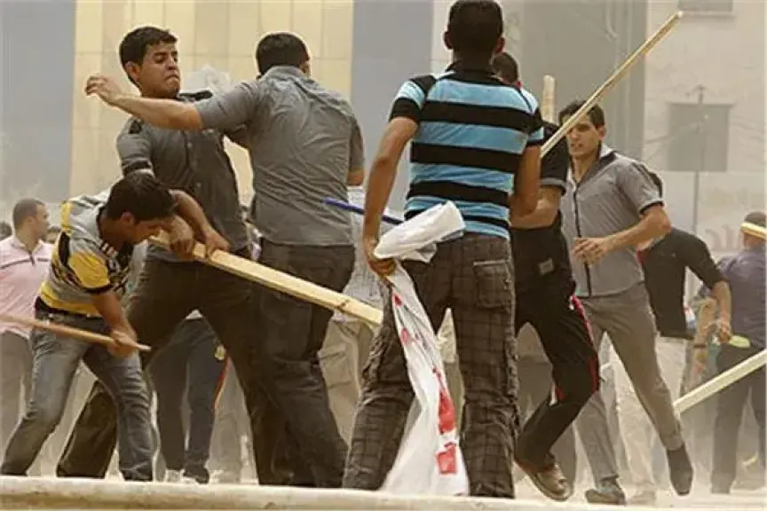 مشاجرة بالعصي والطوب في أبشواي بسبب نزاع على قطعة أرض زراعية (1) مشاجرة بالعصي والطوب في أبشواي بسبب نزاع على قطعة أرض زراعية (1)
