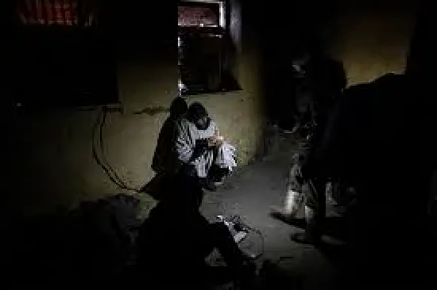 4شبان يستدرجون فتاه لتصويرها عارية ونشرة الفيديو علي جروب النادي