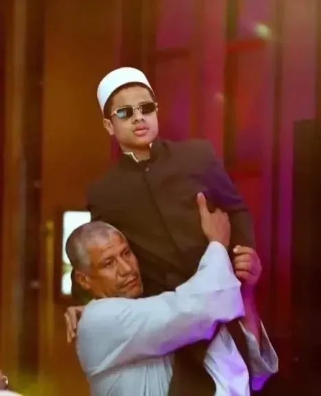 ”نور القلب والبصيرة: قصة أب وابنه الكفيف في رحلة التفوق الأزهري” (1) ”نور القلب والبصيرة: قصة أب وابنه الكفيف في رحلة التفوق الأزهري” (1)