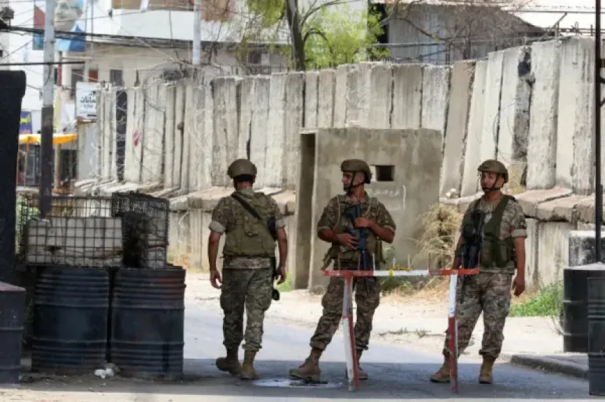 الجيش اللبناني يشتبك مع مسلحين مجهولين على الحدود السورية