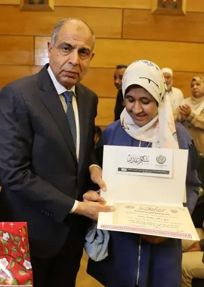 محافظ المنيا يكرم أوائل الطلبة وحفظة القرآن الكريم على مستوى محافظات الصعيد