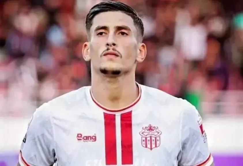 الزمالك يضم المدافع المغربي صلاح الدين مصدق (1) الزمالك يضم المدافع المغربي صلاح الدين مصدق (1)