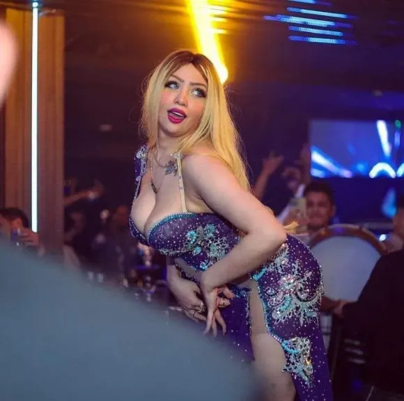 جبس الراقصة هندية 4 أيام على ذمة التحقيقات بتهة نشر الفسق والفجور وبلاغ جديد ضد الراقصة بوسي