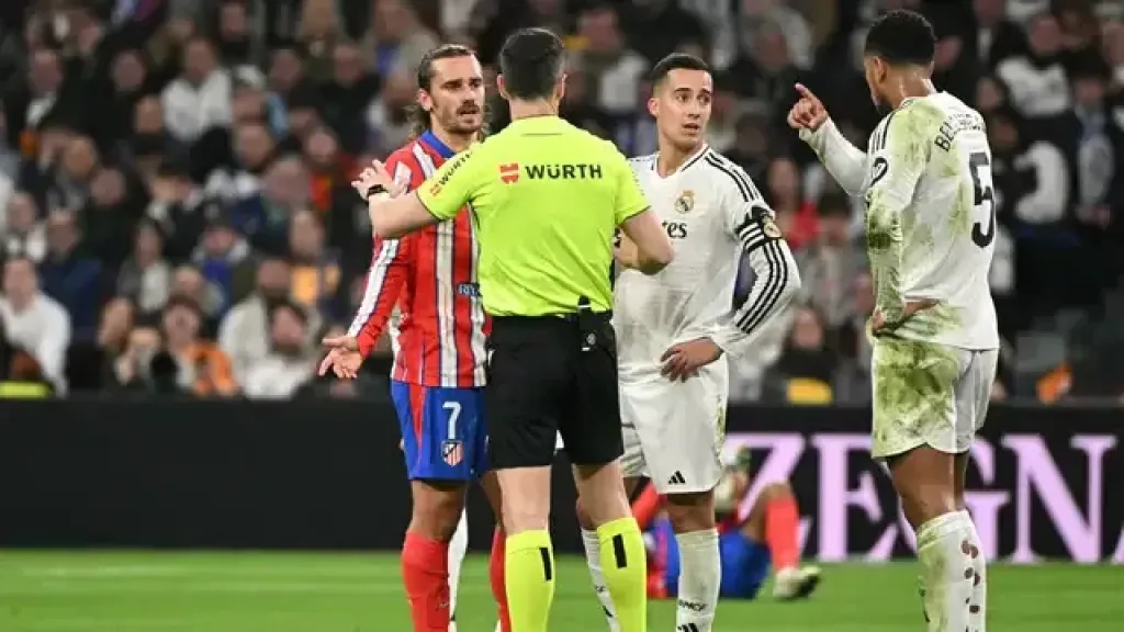 ليجا نيجريرا.. جدل ركلة الجزاء في ديربي مدريد يؤجج الانتقادات التحكيمية في الليجا