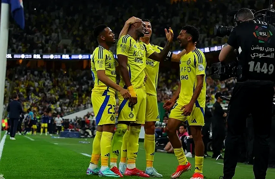 شاهد بالفيديو :النصر يحقق فوزًا ثمينًا على الأهلي بعشرة لاعبين في الجولة العشرين بدوري روشن السعودي